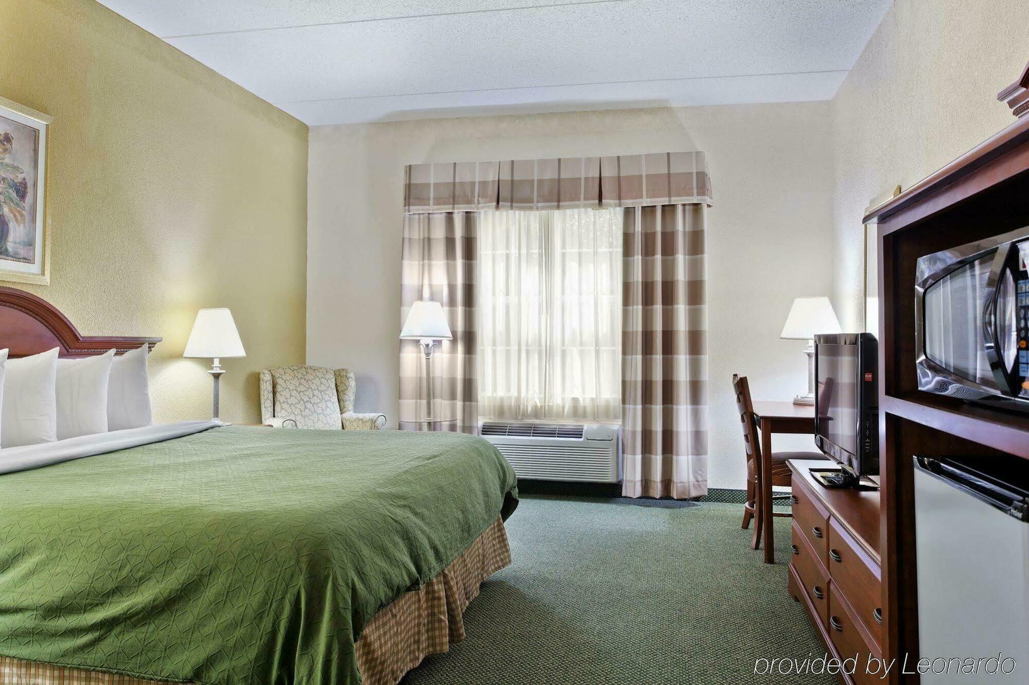 Country & By Radisson, Place, Nc