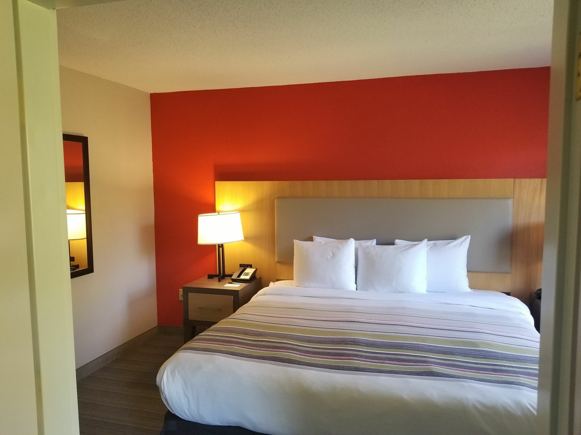 Country & By Radisson, Place, Nc