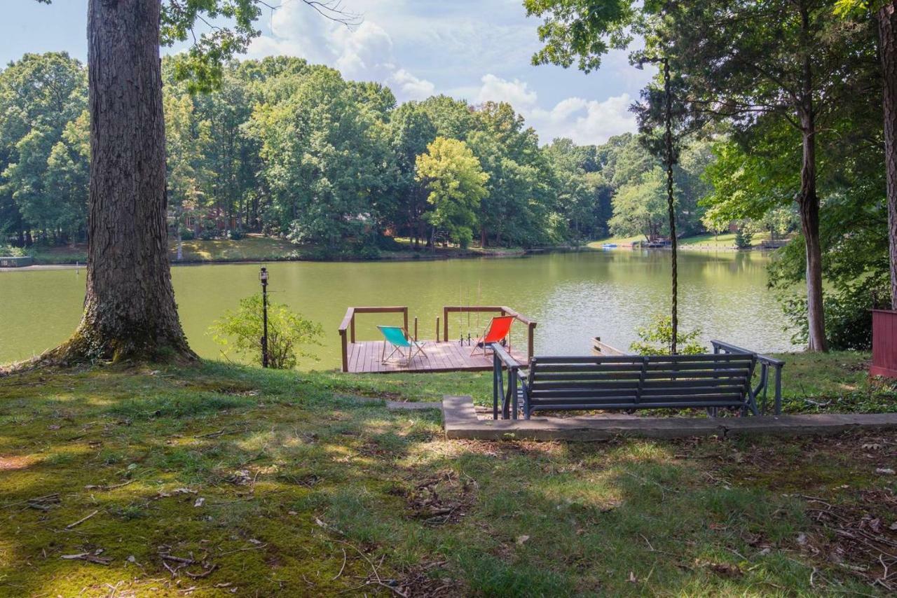 Holiday home Boho By The Water! 1750sqft - Fishing & Sleeps 10! Charlotte