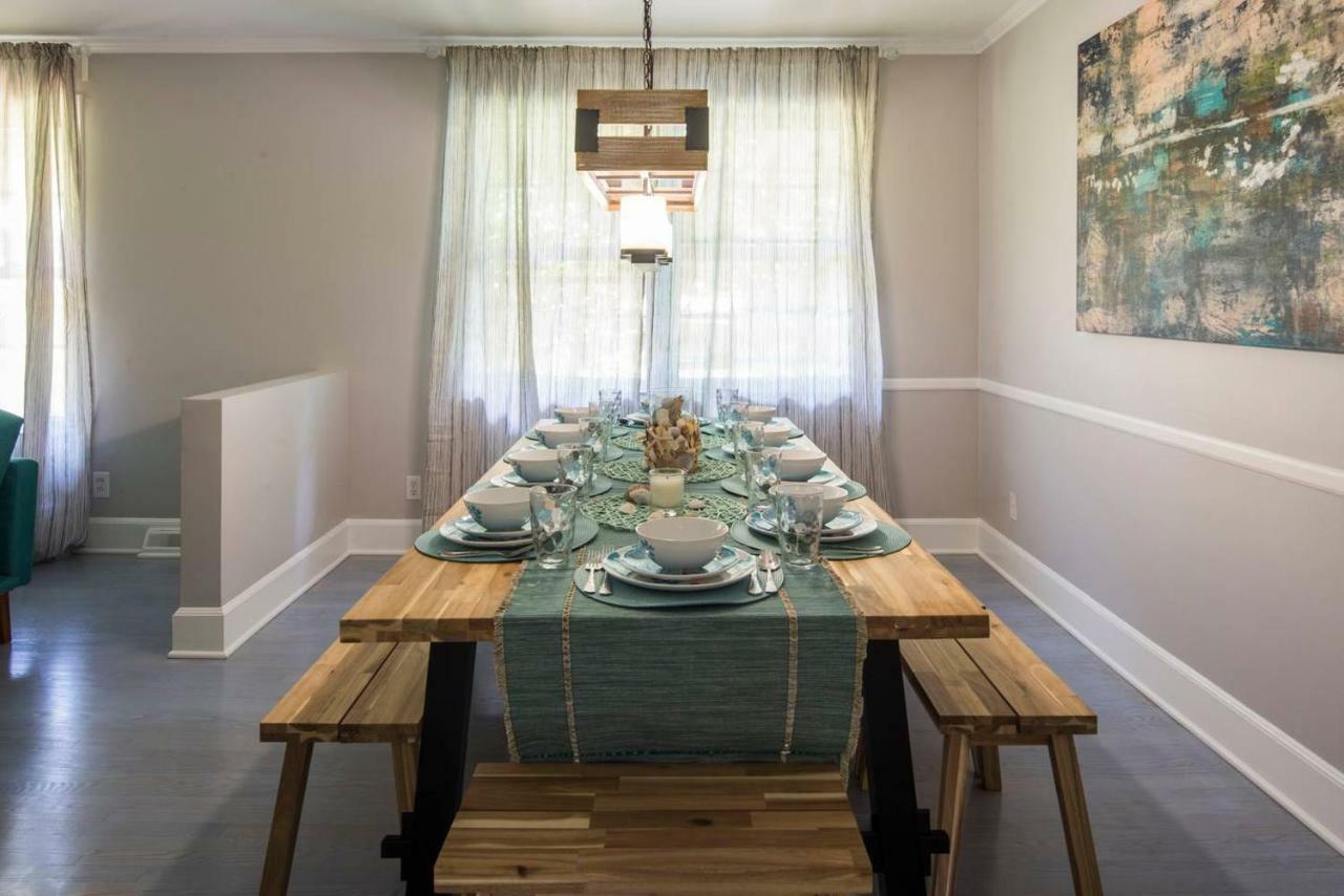 Boho By The Water! 1750sqft - Fishing & Sleeps 10! Holiday home *