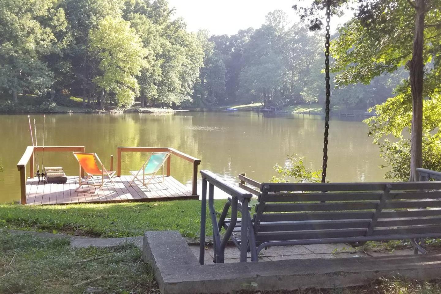 Holiday home Boho By The Water! 1750sqft - Fishing & Sleeps 10! Charlotte