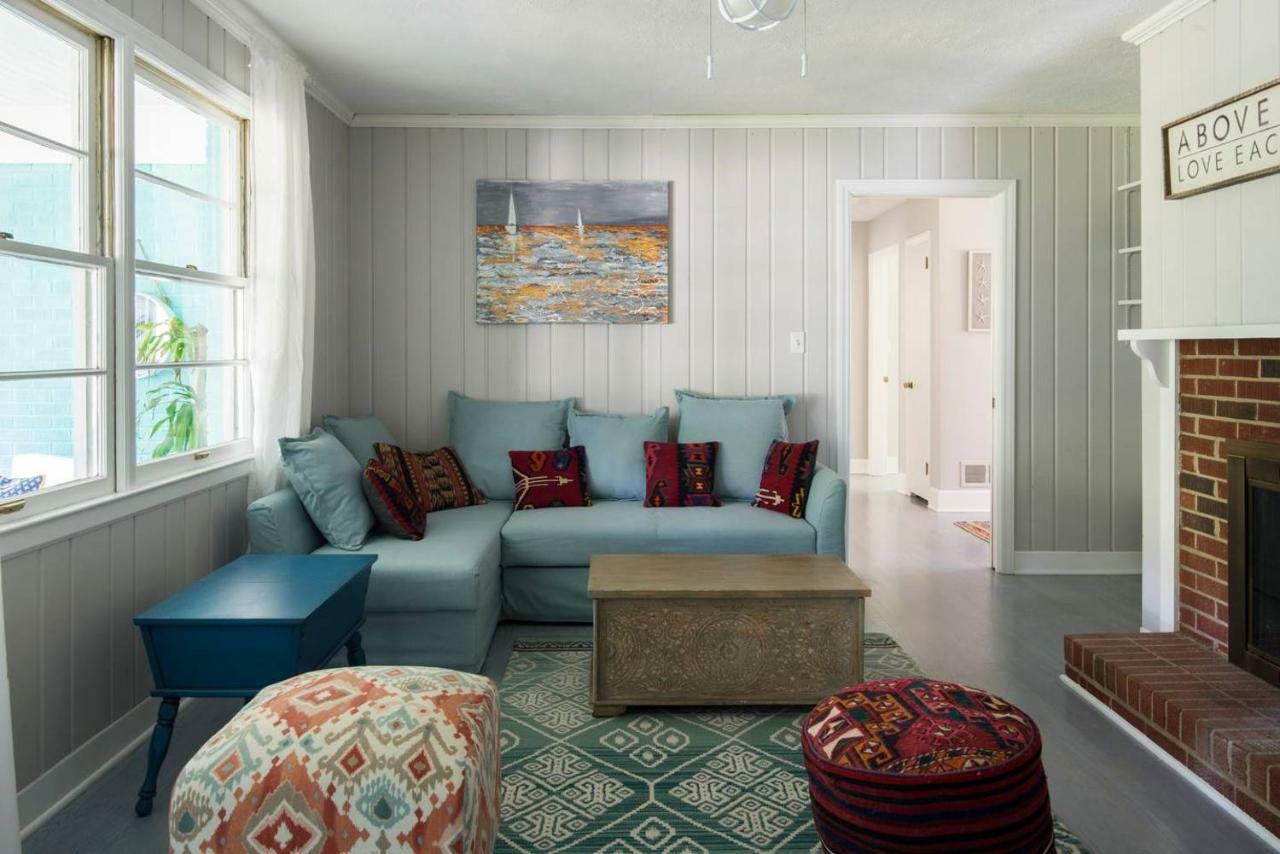 Holiday home Boho By The Water! 1750sqft - Fishing & Sleeps 10! Charlotte