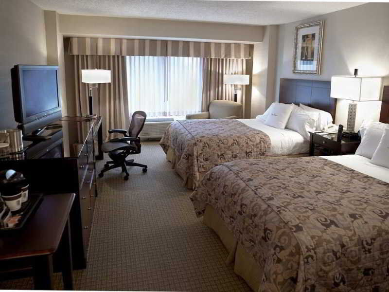 Doubletree By Hilton Airport Hotel