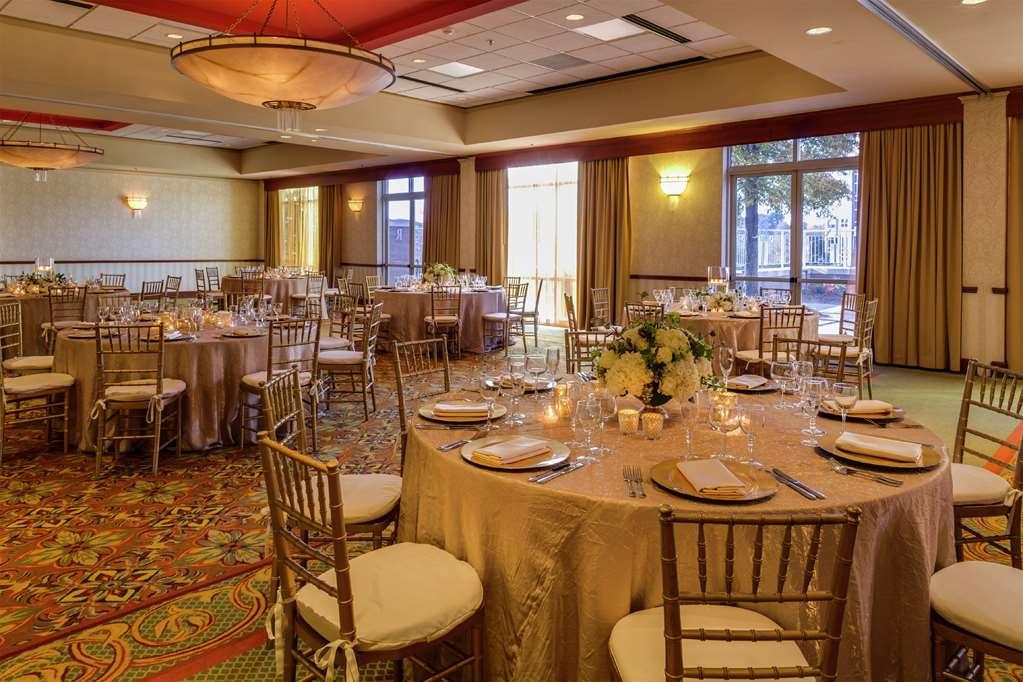Hilton Airport Hotel 4*